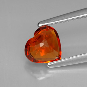 Grenat spessartite orange naturelle forme de coeur, 0,99 ct, VS