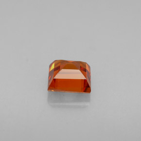 Grenat spessartite orange naturelle carré, 0,87 ct, VVS-VS