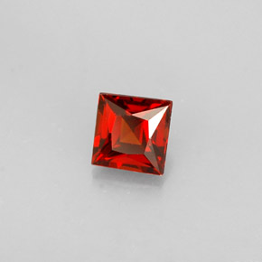 Grenat spessartite orange naturelle carré, 0,34 ct, VVS-VS
