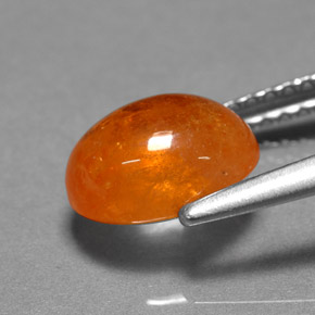 Grenat spessartite orange naturelle coupe ovale, 3,06 ct, translucide
