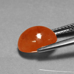 Grenat spessartite orange naturelle coupe ovale, 4,74 ct, translucide
