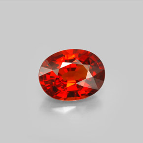Grenat spessartite rouge naturelle coupe ovale, 2,60 ct, VS