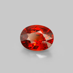 Grenat spessartite rouge naturelle coupe ovale, 2,60 ct, VS