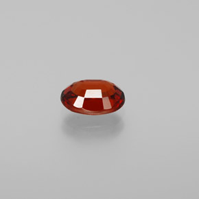 Grenat Spessartite Rouge vif naturelle Coupe ovale, 1.40 ct, VS