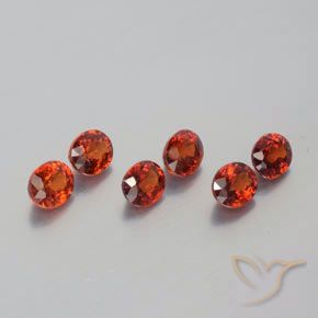 Shop natural 2.90ct Rouge moyen Grenat Spessartite gems, ovale, from Mozambique at GemSelect. In stock, global shipping!