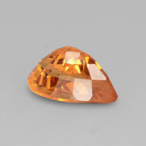 Grenat Spessartite Orange vif naturelle En forme de poire, 0.67 ct, VS-SI