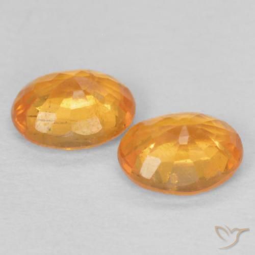 Shop natural 0.93ct Orange moyen Grenat Spessartite gems, ovale, from Mozambique at GemSelect. In stock, global shipping!