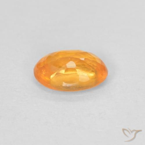 Grenat Spessartite Orange intense naturelle ovale, 0.64 ct, VS
