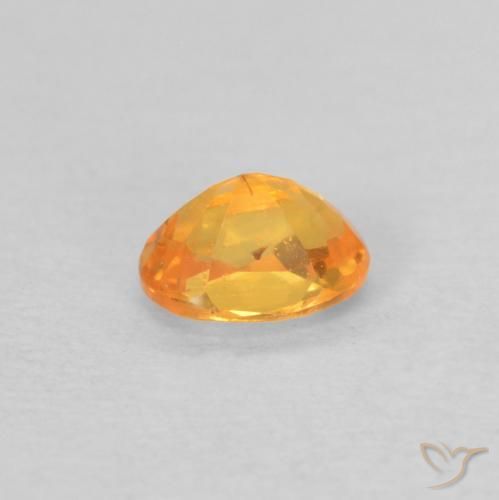 Grenat Spessartite Orange moyen naturelle ovale, 0.35 ct, VS