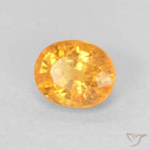 Grenat Spessartite Orange moyen naturelle ovale, 0.67 ct, VS