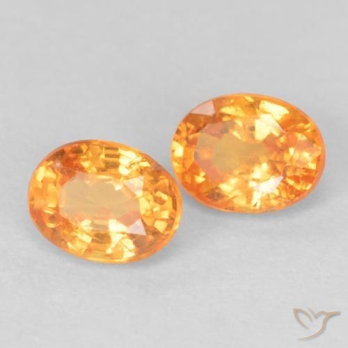 Shop natural 0.54ct Orange vif Grenat Spessartite gems, ovale, from Mozambique at GemSelect. In stock, global shipping!