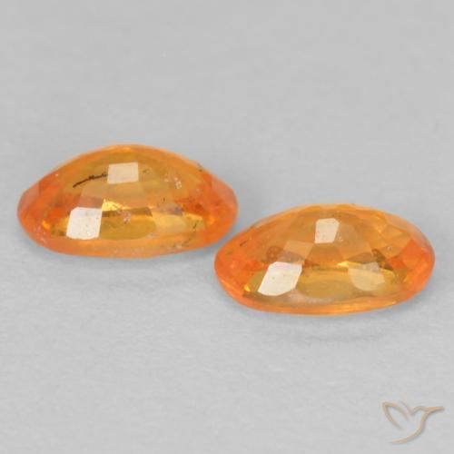 Shop natural 0.68ct Orange vif Grenat Spessartite gems, ovale, from Mozambique at GemSelect. In stock, global shipping!