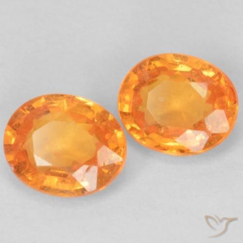 Shop natural 0.97ct Orange vif Grenat Spessartite gems, ovale, from Mozambique at GemSelect. In stock, global shipping!