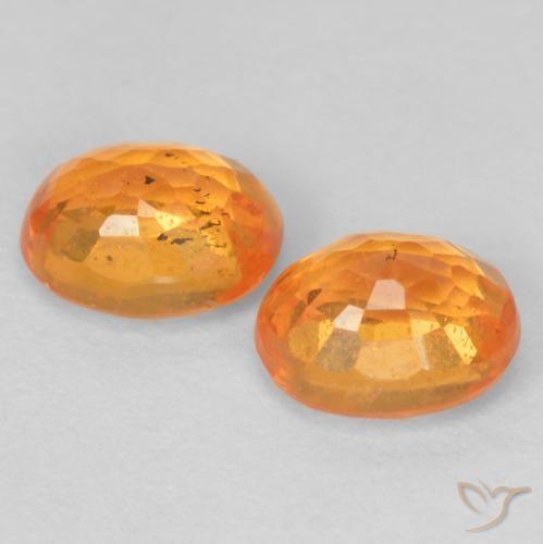 Shop natural 1.11ct Orange vif Grenat Spessartite gems, ovale, from Mozambique at GemSelect. In stock, global shipping!