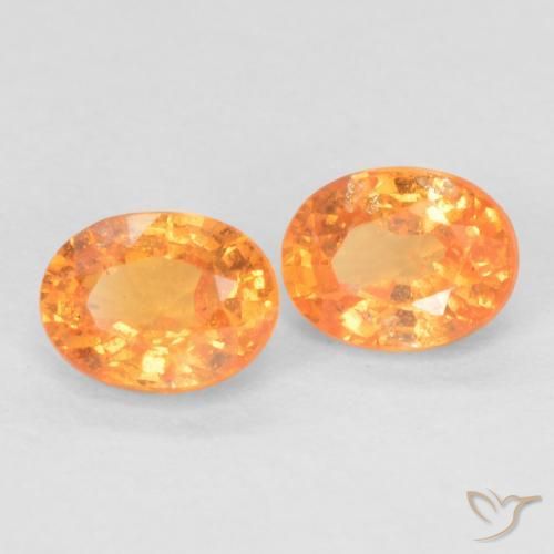 Shop natural 0.53ct Orange vif Grenat Spessartite gems, ovale, from Mozambique at GemSelect. In stock, global shipping!