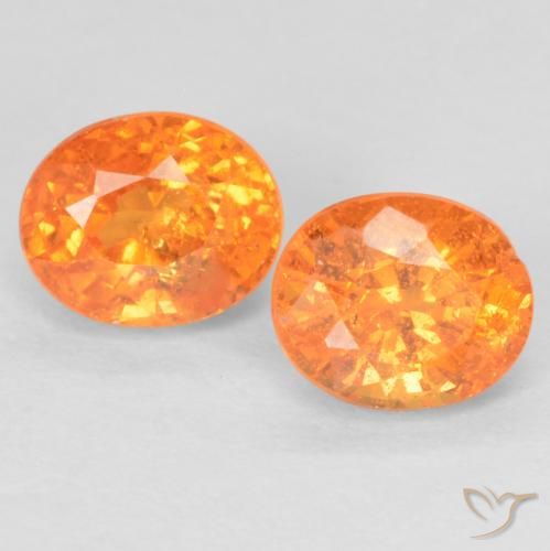 Shop natural 1.33ct Orange vif Grenat Spessartite gems, ovale, from Mozambique at GemSelect. In stock, global shipping!