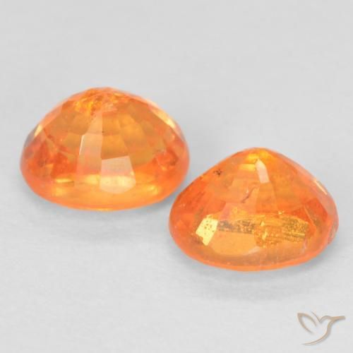 Shop natural 1.33ct Orange vif Grenat Spessartite gems, ovale, from Mozambique at GemSelect. In stock, global shipping!