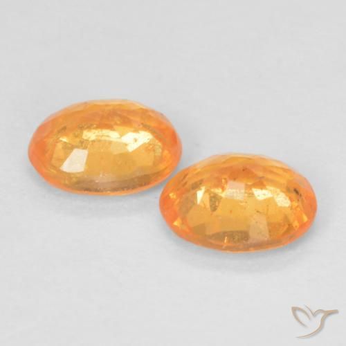 Shop natural 0.85ct Orange moyen Grenat Spessartite gems, ovale, from Mozambique at GemSelect. In stock, global shipping!