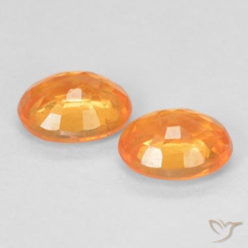 Shop natural 0.93ct Orange moyen Grenat Spessartite gems, ovale, from Mozambique at GemSelect. In stock, global shipping!