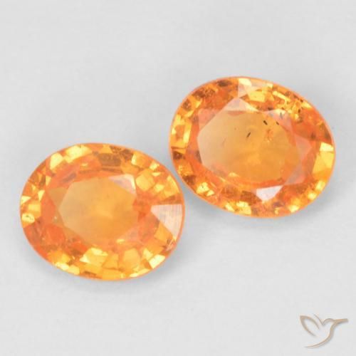 Shop natural 0.85ct Orange vif Grenat Spessartite gems, ovale, from Mozambique at GemSelect. In stock, global shipping!