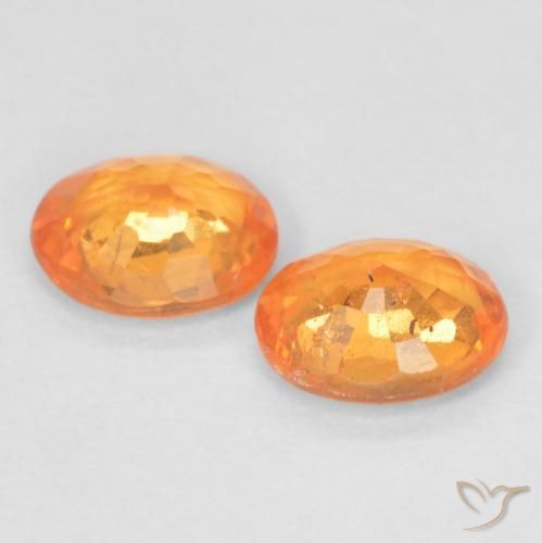 Shop natural 0.85ct Orange vif Grenat Spessartite gems, ovale, from Mozambique at GemSelect. In stock, global shipping!