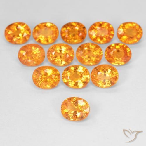 Grenat Spessartite Orange intense naturelle ovale, 0.63 ct, VS