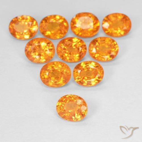 Grenat Spessartite Orange moyen naturelle ovale, 0.55 ct, VS