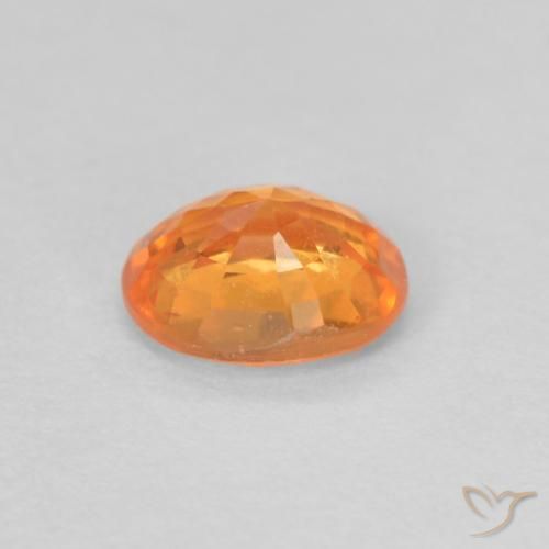 Grenat Spessartite Orange vif naturelle ovale, 0.49 ct, VS