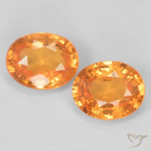 Shop natural 0.93ct Orange vif Grenat Spessartite gems, ovale, from Mozambique at GemSelect. In stock, global shipping!