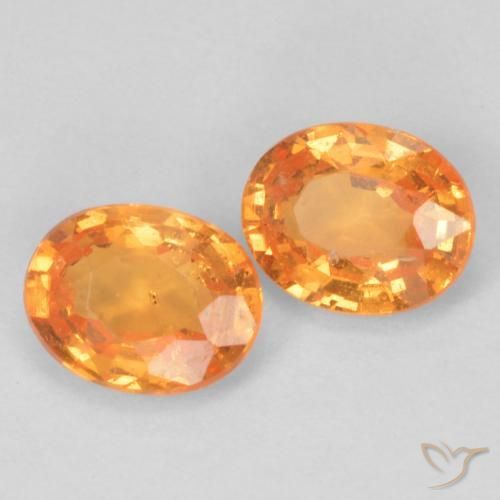 Shop natural 0.93ct Orange vif Grenat Spessartite gems, ovale, from Mozambique at GemSelect. In stock, global shipping!