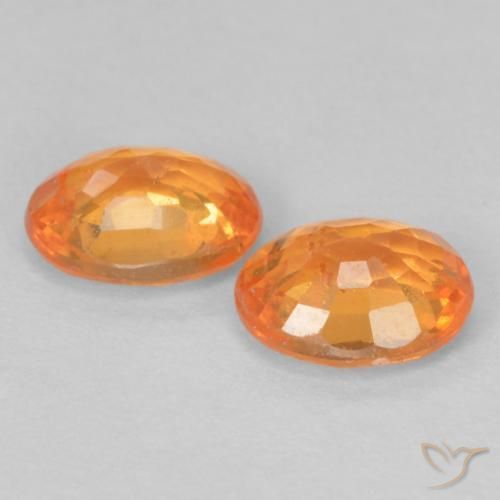 Shop natural 0.93ct Orange vif Grenat Spessartite gems, ovale, from Mozambique at GemSelect. In stock, global shipping!