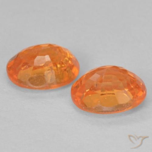 Shop natural 0.99ct Orange vif Grenat Spessartite gems, ovale, from Mozambique at GemSelect. In stock, global shipping!