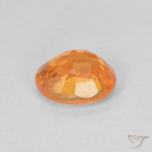 Grenat Spessartite Orange intense naturelle ovale, 0.55 ct, VS-SI