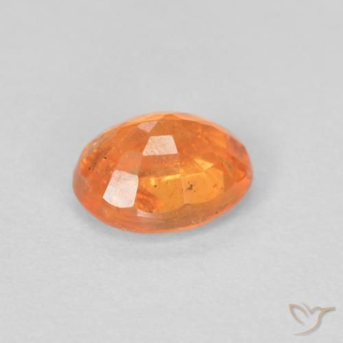Grenat Spessartite Orange moyen naturelle ovale, 0.54 ct, VS-SI