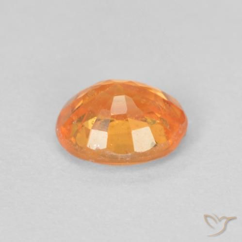 Grenat Spessartite Orange vif naturelle ovale, 0.56 ct, VS-SI