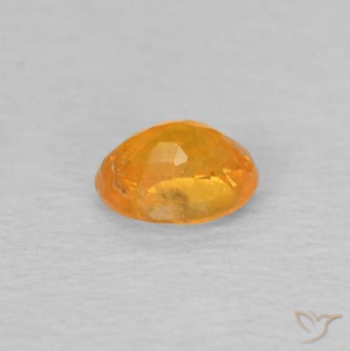 Grenat Spessartite Orange moyen naturelle ovale, 0.36 ct, VS-SI