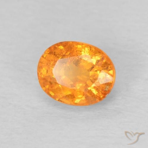 Grenat Spessartite Orange vif naturelle ovale, 0.58 ct, VS-SI