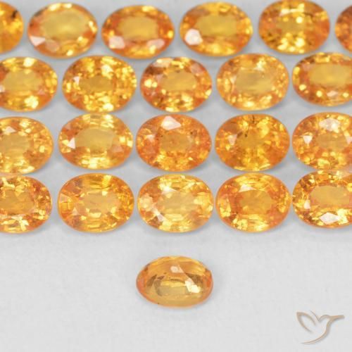 Grenat Spessartite Abricot orange naturelle ovale, 0.26 ct, VS