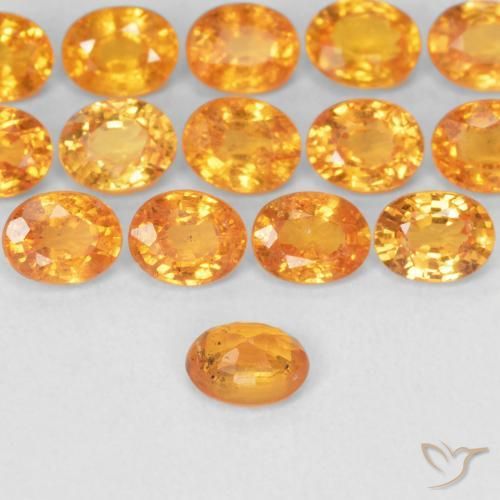 Grenat Spessartite Orange moyen naturelle ovale, 0.28 ct, VS