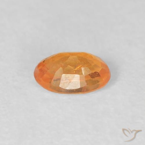 Grenat Spessartite Orange vif naturelle ovale, 0.39 ct, VS