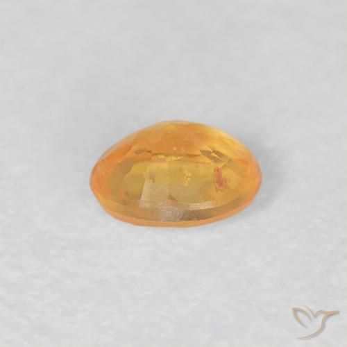 Grenat Spessartite Orange moyen naturelle ovale, 0.23 ct, VS