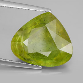 Sphène Vert jaunâtre naturelle En forme de poire, 10.16 ct, SI
