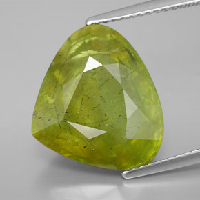 Sphène Vert jaunâtre naturelle En forme de poire, 10.16 ct, SI