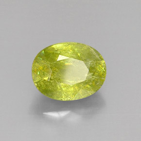 Sphène vert naturelle coupe ovale, 5,59 ct, SI