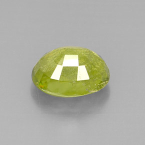 Sphène vert naturelle coupe ovale, 5,59 ct, SI
