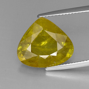 Sphène Vert Doré naturelle En forme de poire, 9.08 ct, I1