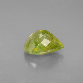 Sphène vert naturelle en forme de poire, 2,47 ct, SI