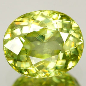 Sphène multicolore naturelle coupe ovale, 1,76 ct, VVS