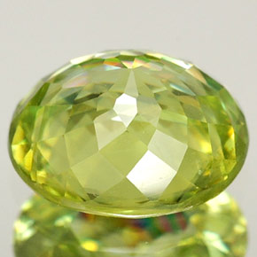 Sphène multicolore naturelle coupe ovale, 1,76 ct, VVS