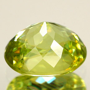 Sphène Vert jaunâtre naturelle Coupe ovale, 2.12 ct, VS